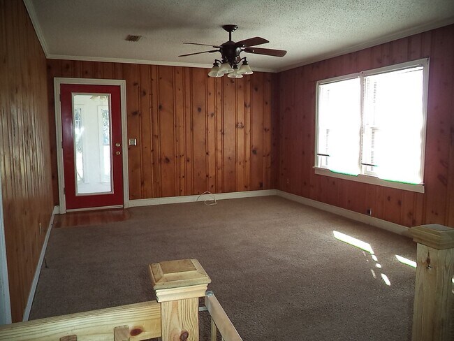 Building Photo - 3BR/1BA Home in Daleville - Country Living...