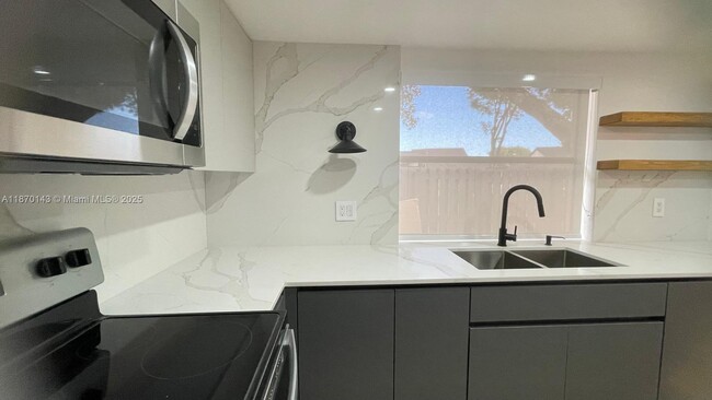 Foto del edificio - 15210 SW 48th Terrace