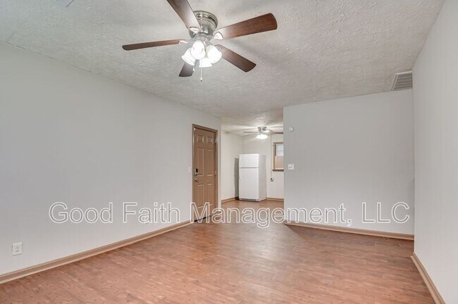 Foto del edificio - 326 Sterling St