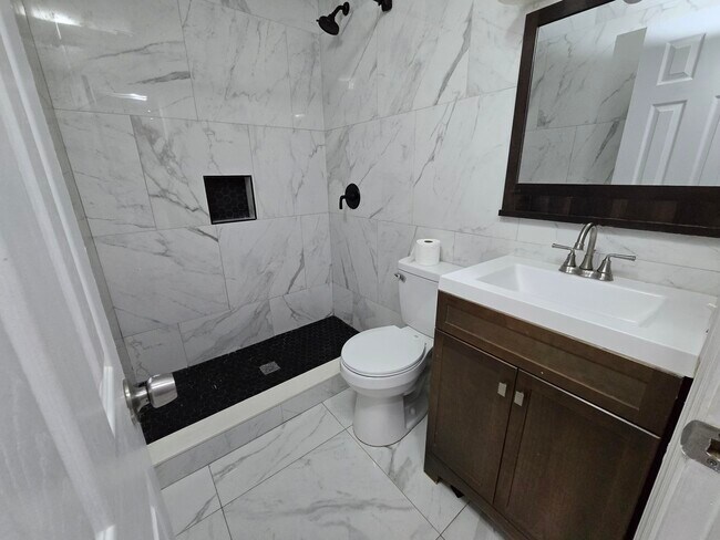 Foto del edificio - 1021 SW 32nd Ct