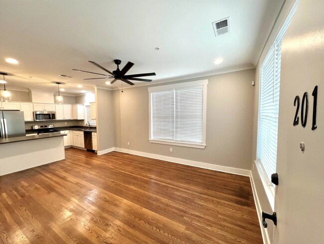 Photo - Laney Apartment