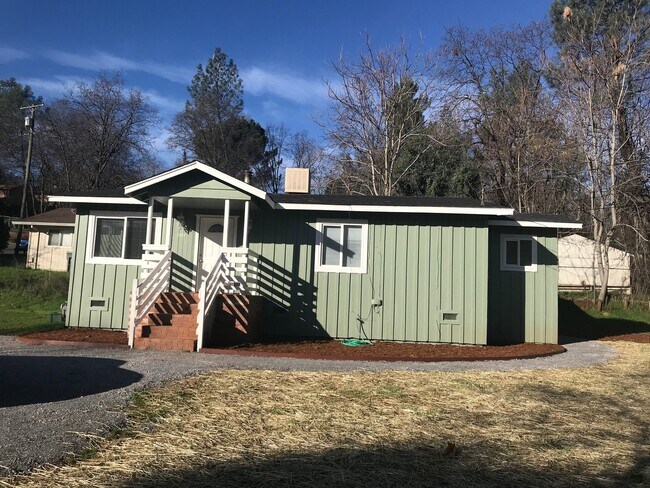 Foto del edificio - Well maintained home, recent upgrades, cut...