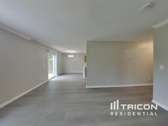 Foto del edificio - 13571 Ashford Wood Ct W