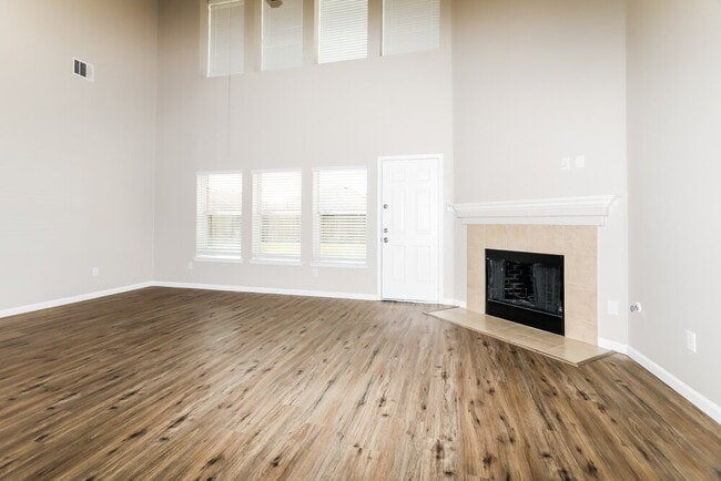 Building Photo - 20203 Louetta Crossing Dr