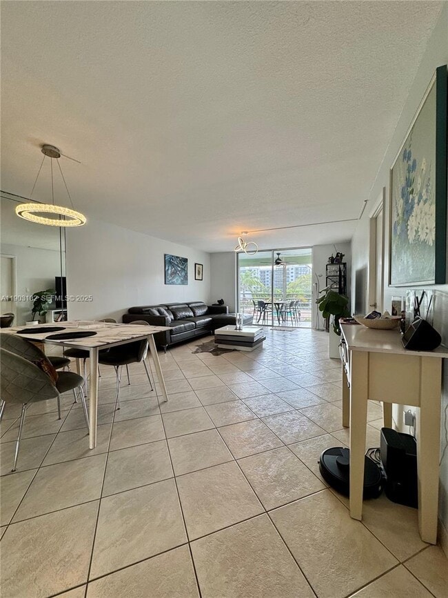 Building Photo - 505 E Dania Beach Blvd