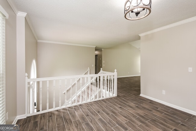 Building Photo - 17 Stonecreek Dr SW