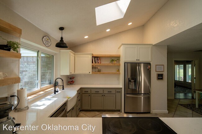 Building Photo - 4 br, 2.5 bath House - 4205 Steven Dr