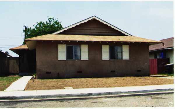 Building Photo - 5345-5347 Roland Way