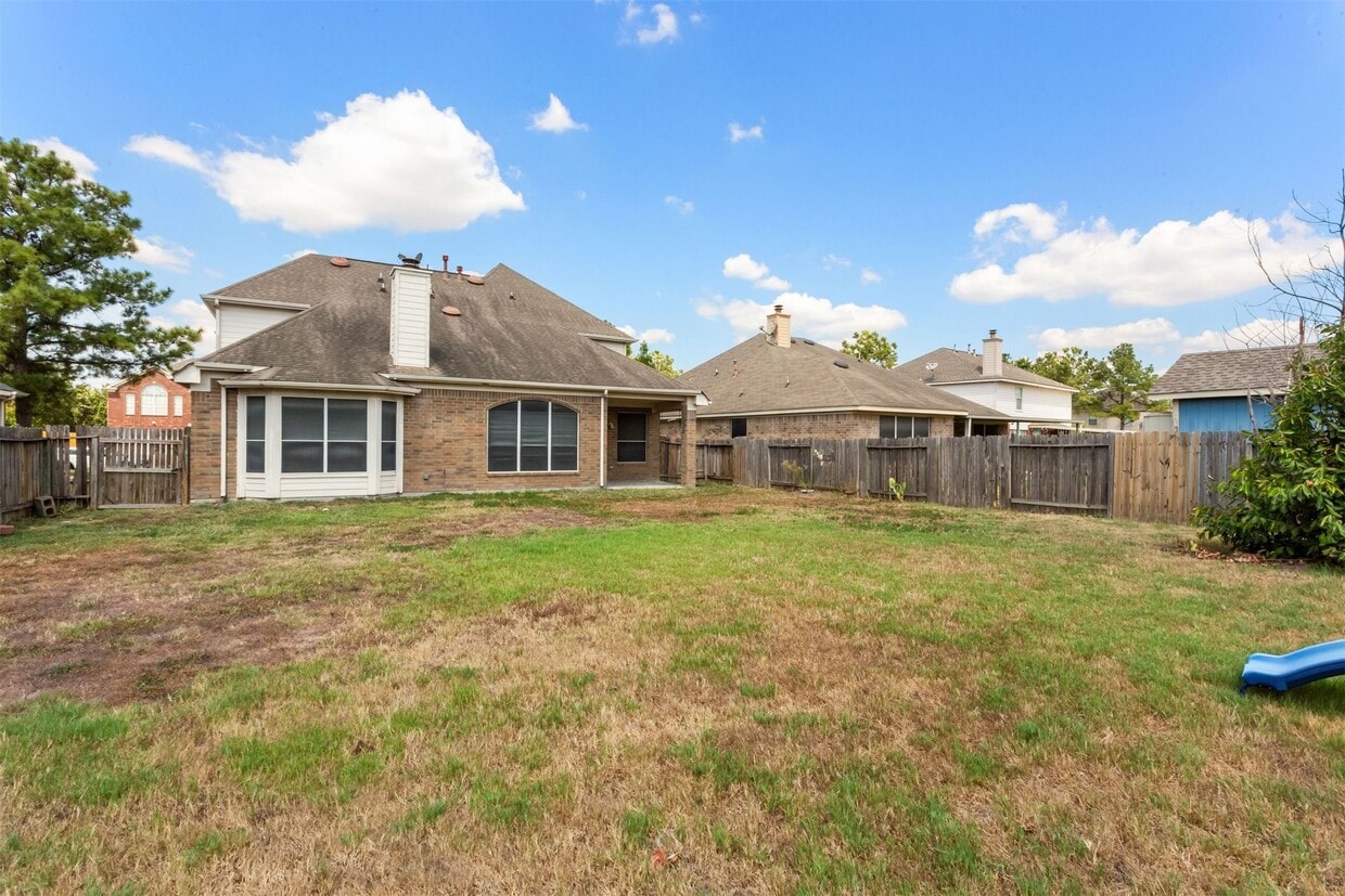 Building Photo - 9818 Mossy Tree Ln