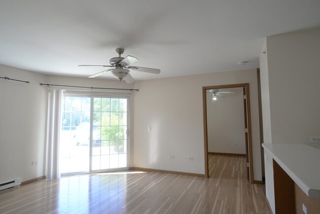 Building Photo - 1548 W Sand Bar Ct