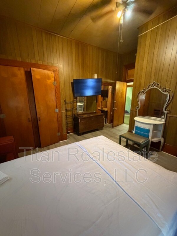 Building Photo - 218 W St Peter St