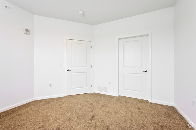1BR, 1BA - 752SF - Bedroom - Arbors at Penfield