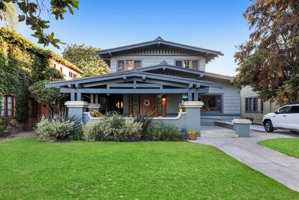 Foto principal - 2425 9th Ave