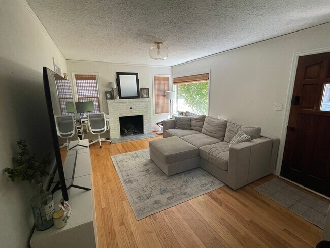 Photo - 1823 N Watts St House