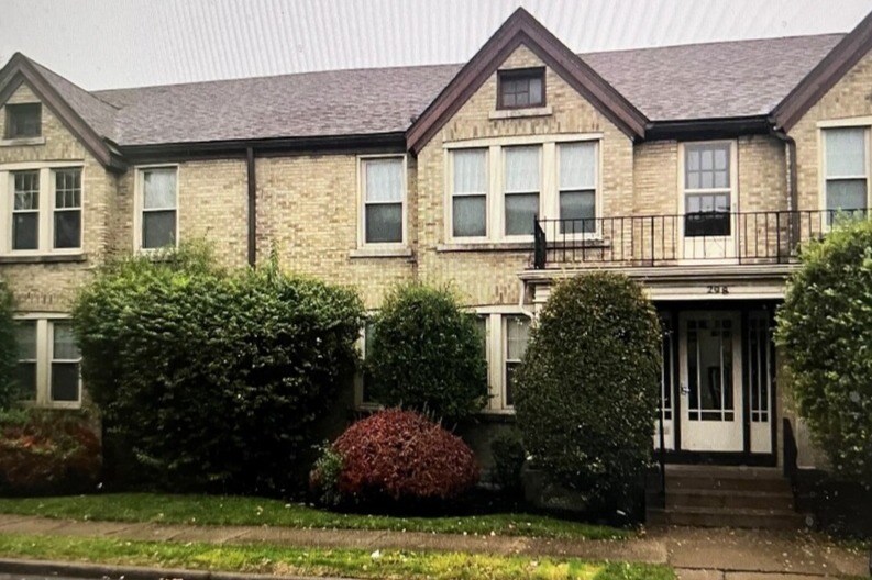 Primary Photo - Colvin Gardens Apartments