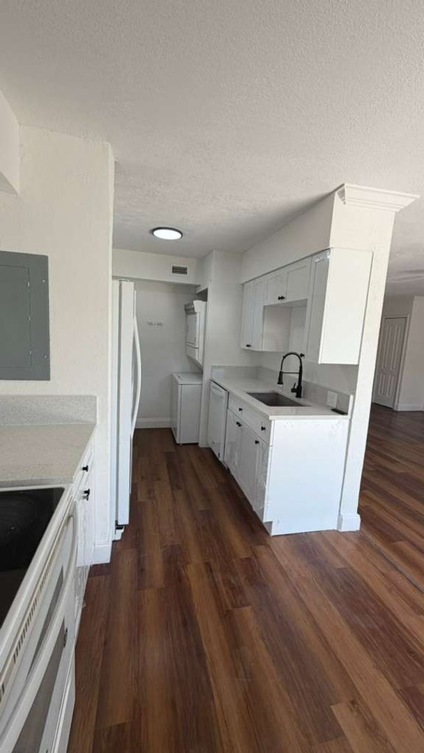 Foto del edificio - Large One Bedroom One Bath First level Condo