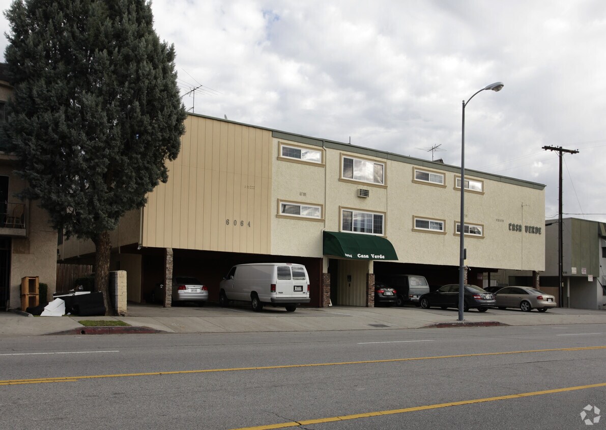 Building Photo - Casa Verde