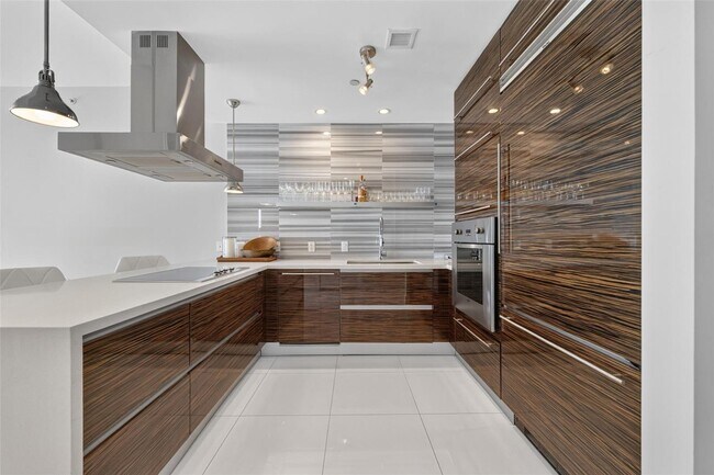 Building Photo - 1100 Biscayne Blvd