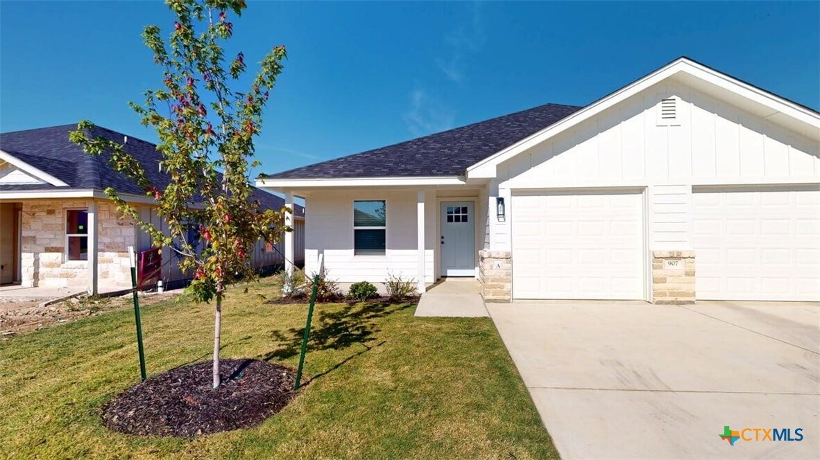 Foto principal - 907 Smoke Tree Ln