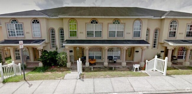Front of bilding - 903 E Main St
