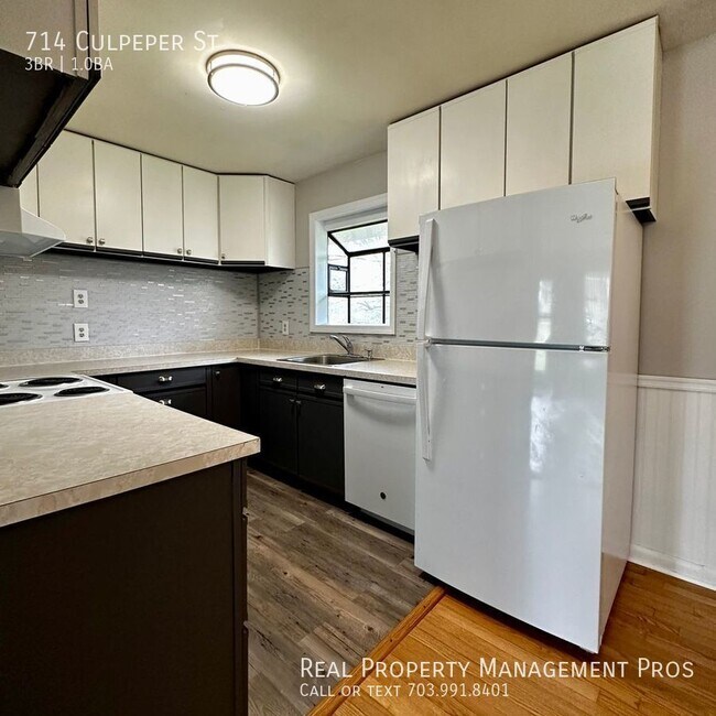 Building Photo - Newly Renovated 3 Bedroom Home!
