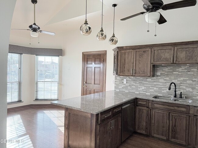 Foto del edificio - 11417 Tom Ulozas Dr