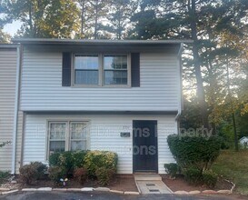 Building Photo - 2711 Reynolds Park Rd