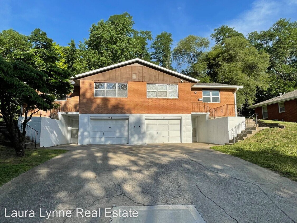 3 br, 2 bath House 1206 N Cottage Street House Rental in