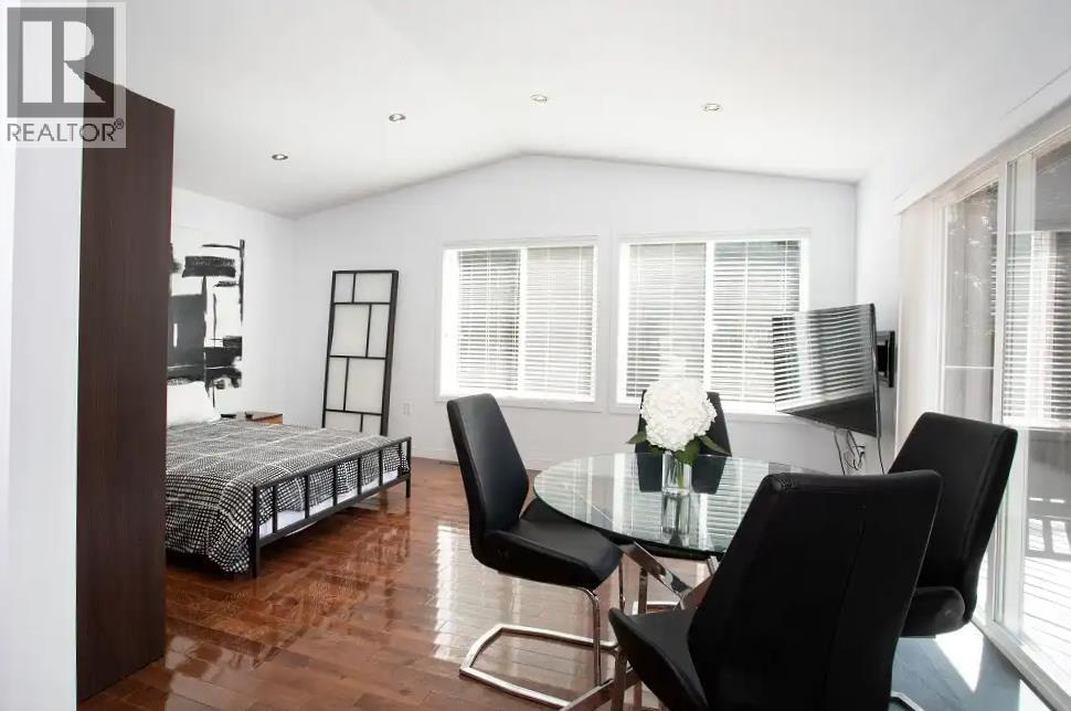 Photo principale - 2568 The Blvd