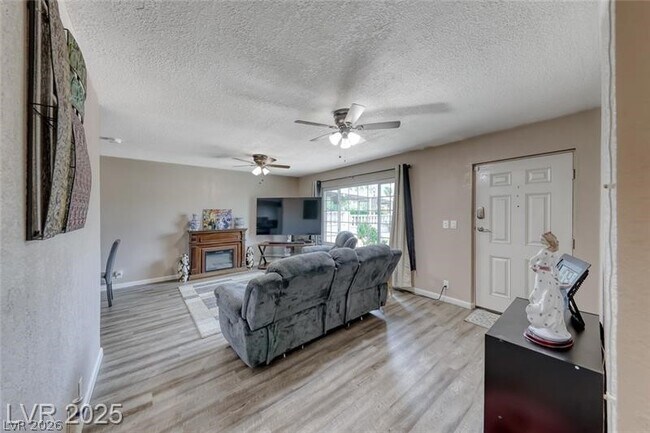 Foto del edificio - 861 E Hacienda Ave