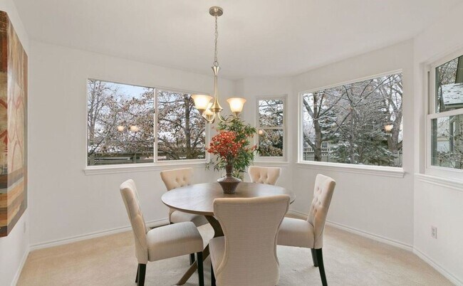 Building Photo - Available now! North Boulder home on Cul-d...