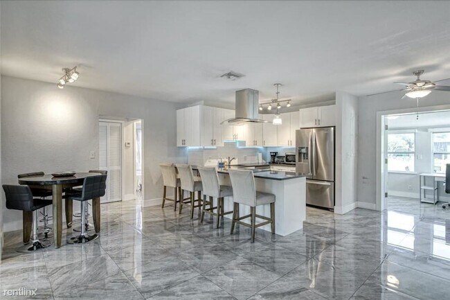 Foto del edificio - 3 br, 2 bath House - 412 SW 11th Ct