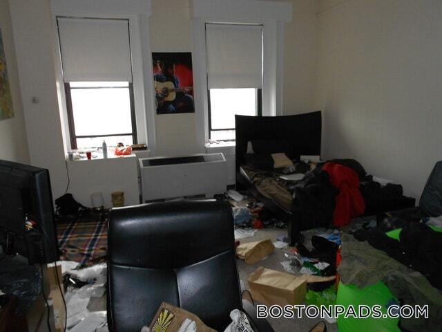 Primary Photo - 62 Boylston St