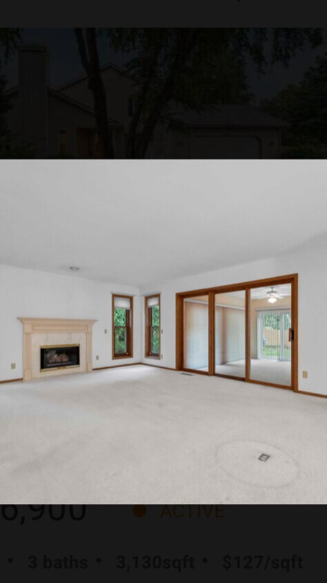 Living room - 1304 Stratford Ct