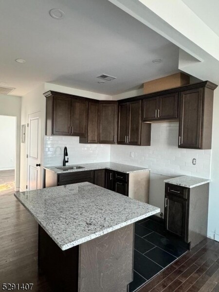 Foto principal - 202 Montclair Ave