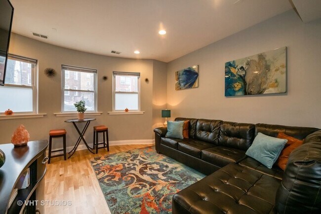 Foto del edificio - 7401 N Hoyne Ave