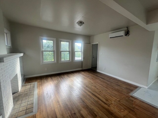 Foto del edificio - 9925 McQuade St