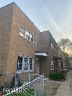 Building Photo - 3 br, 1.5 bath Townhome - 8216 S Dobson Ave
