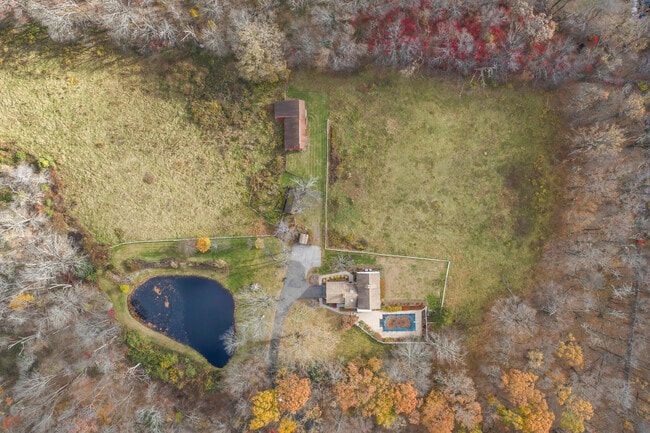 Foto del edificio - 23 Westview Dr