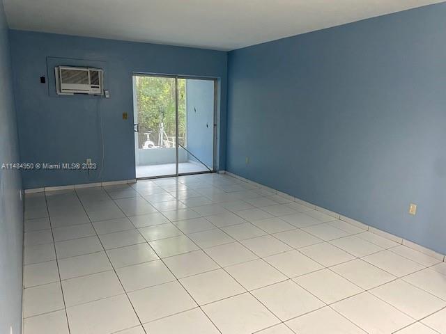 Foto del edificio - 1590 NE 127th St