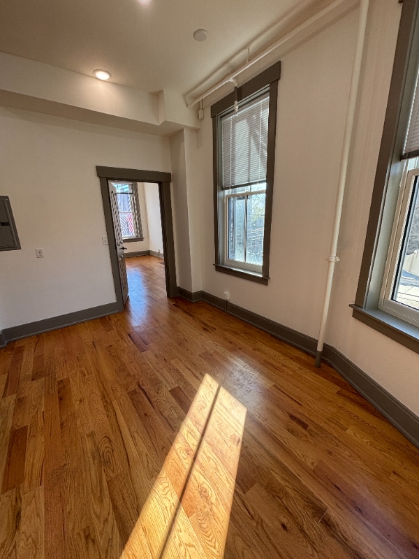 Foto del edificio - 1725 Elm St