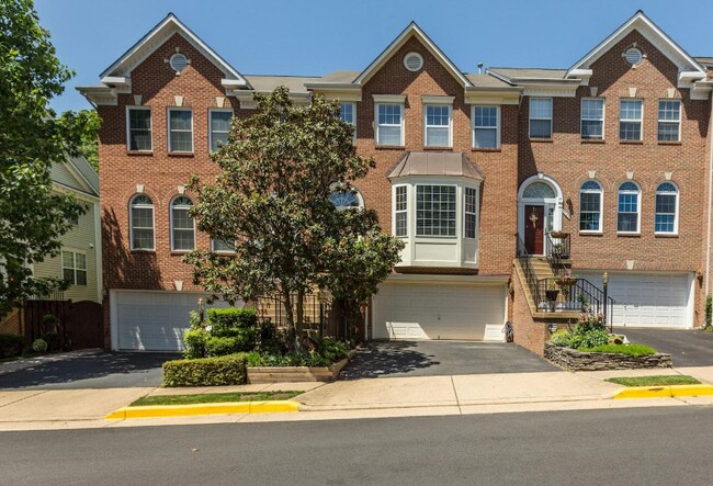 Building Photo - 5742 Governors Pond Cir