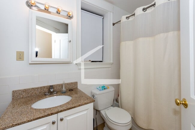 Photo - Nicely updated 1 bed unit with low move in costs! House