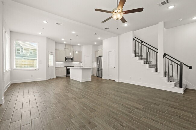 Building Photo - 9414 Spring Rain Dr