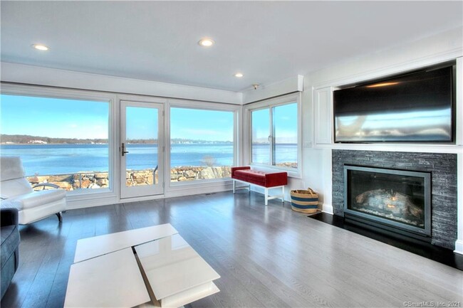 Foto del edificio - 66 Harbor Rd
