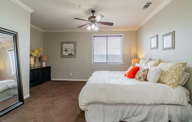 Foto del edificio - 2296 Star Lilly St