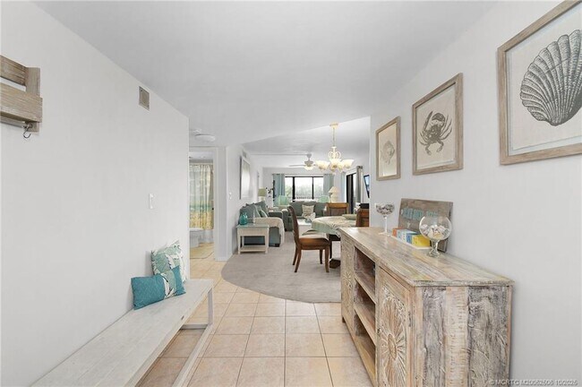 Building Photo - 10044 S Ocean Dr