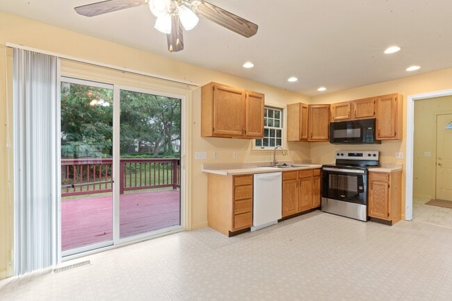 Building Photo - 30540 Brannigan Dr