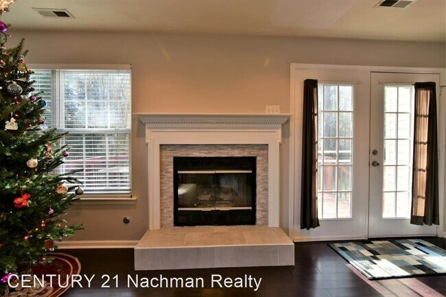 Building Photo - 4 br, 2.5 bath House - 117 Heron Court