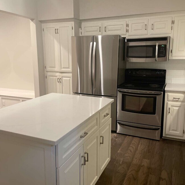 Foto del edificio - 3350 Hillsboro Pike